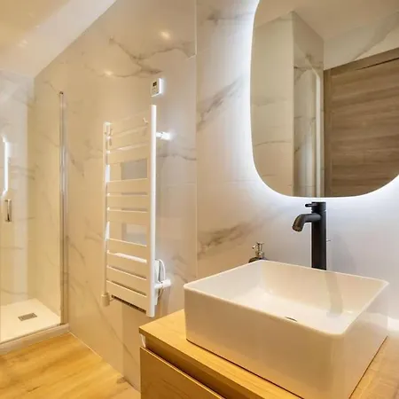 Brp Center,top Floor Luxurious House,8 Bed Holiday home
