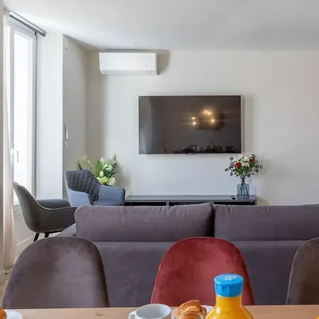 Brp Center,top Floor Luxurious House,8 Bed Holiday home